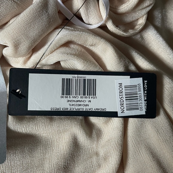 NWT Lulu’s Dreamy Date Surplice Midi Dress in Champagne Size Medium - Picture 8 of 12